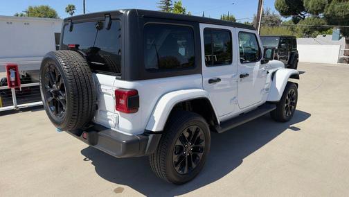 Bright White Clearcoat 2023 Jeep Wrangler 4xe Sahara