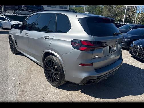 Frozen Pure Grey Metallic 2025 BMW X5 M60i