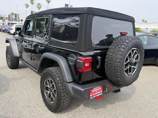 Black Clearcoat 2024 Jeep Wrangler Rubicon