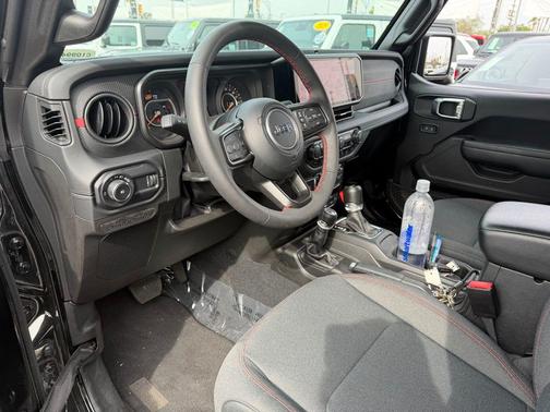 Black Clearcoat 2024 Jeep Wrangler Rubicon
