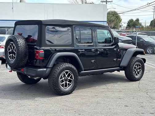 Black Clearcoat 2024 Jeep Wrangler Rubicon