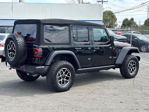 Black Clearcoat 2024 Jeep Wrangler Rubicon