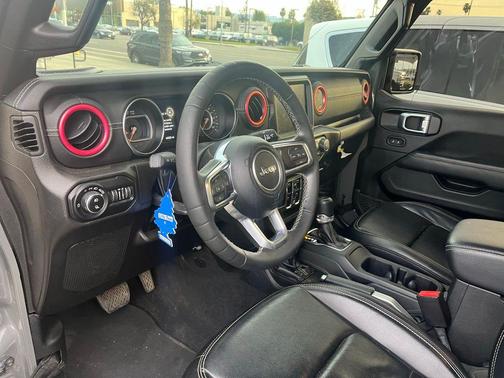 2022 Jeep Gladiator Overland