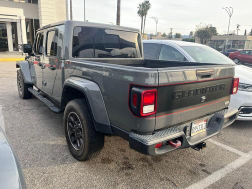 2022 Jeep Gladiator Overland