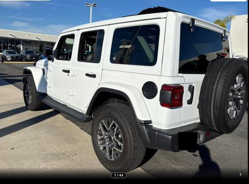 2024 Jeep Wrangler 4-Door Sahara 4x4