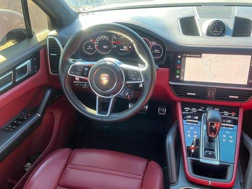 2022 Porsche Cayenne GTS