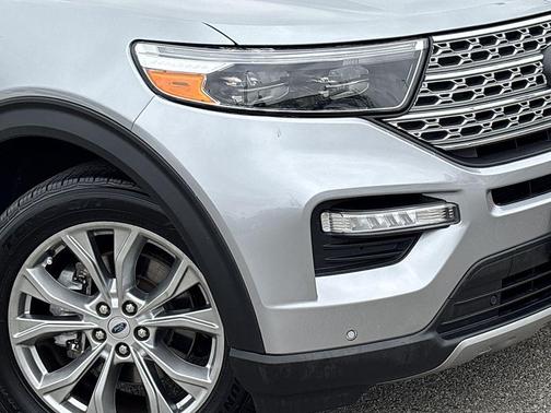 Iconic Silver Metallic 2024 Ford Explorer Limited