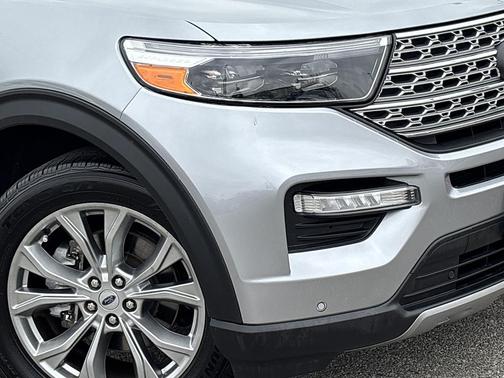 Iconic Silver 2024 Ford Explorer Limited