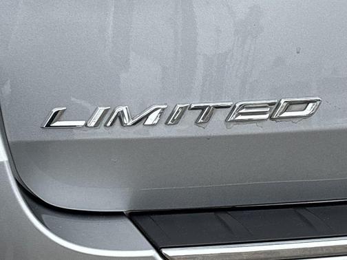 Iconic Silver Metallic 2024 Ford Explorer Limited