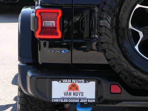 Black Clearcoat 2023 Jeep Wrangler 4xe Rubicon