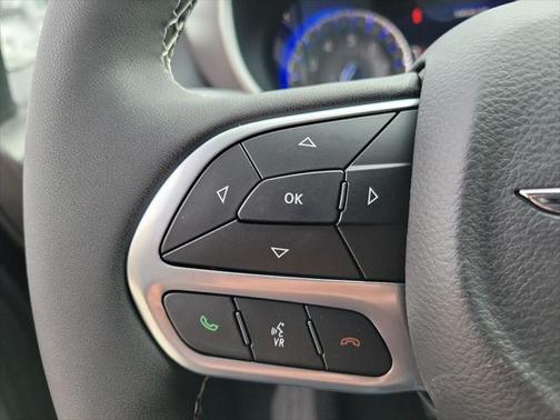 2025 Chrysler Voyager LX