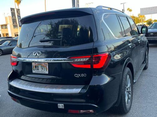 2022 INFINITI QX80 Luxe
