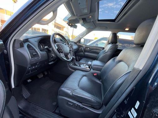 2022 INFINITI QX80 Luxe