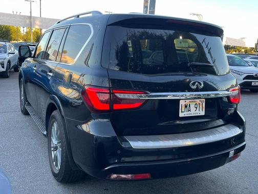 2022 INFINITI QX80 Luxe