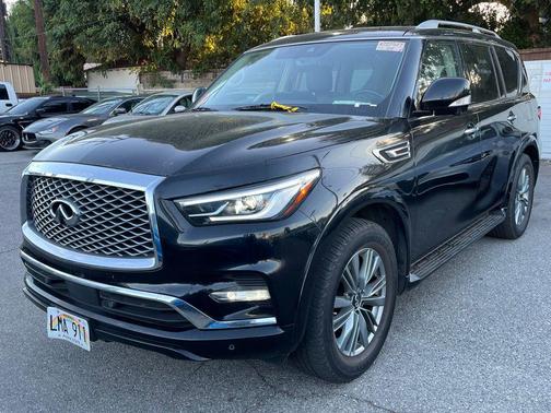 2022 INFINITI QX80 Luxe