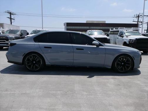 2024 BMW 740 i