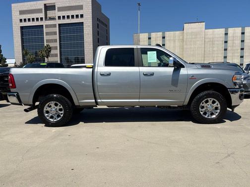 2022 RAM 2500 Laramie Crew Cab 4x4 6'4' Box