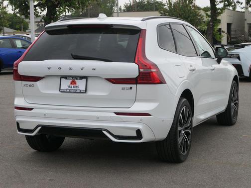 Silver Dawn Metallic 2024 Volvo XC60 B5 Plus Dark Theme