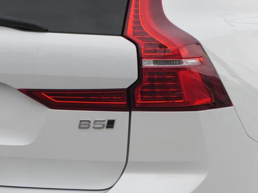 Silver Dawn Metallic 2024 Volvo XC60 B5 Plus Dark Theme