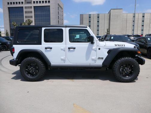 Bright White Clearcoat 2026 Jeep Wrangler Willys