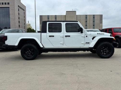 2022 Jeep Gladiator Willys 4x4
