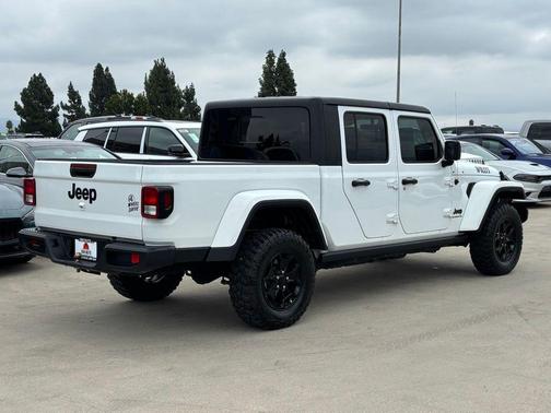 2022 Jeep Gladiator Willys 4x4