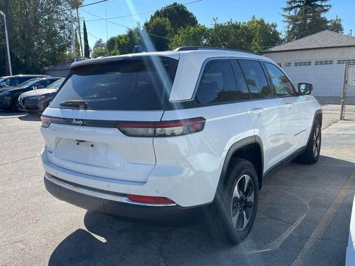 2022 Jeep Grand Cherokee 4xe Base