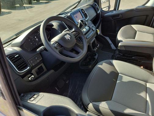 Bright White Clearcoat 2025 RAM ProMaster 1500 Low Roof