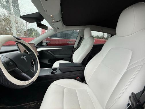 2022 Tesla Model Y Long Range Dual Motor All-Wheel Drive