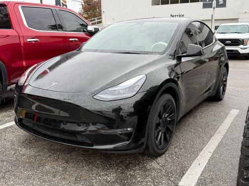 2022 Tesla Model Y Long Range Dual Motor All-Wheel Drive