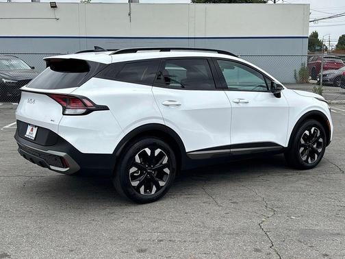 Glacial White Pearl 2023 Kia Sportage X-Line