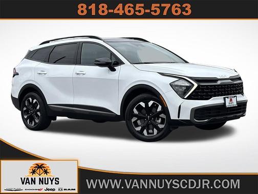 Glacial White Pearl 2023 Kia Sportage X-Line