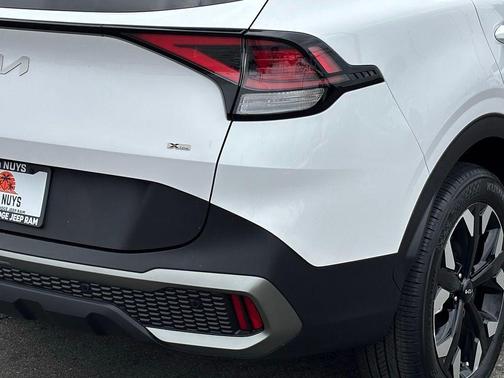 Glacial White Pearl 2023 Kia Sportage X-Line