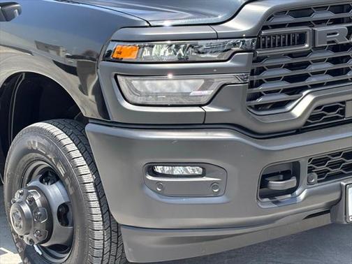 2025 RAM 3500 Tradesman Crew Cab 4x4 8' Box