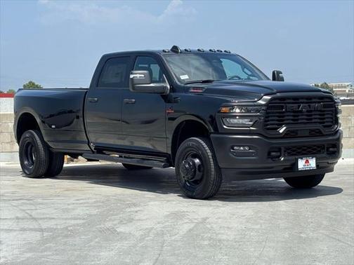 2025 RAM 3500 Tradesman Crew Cab 4x4 8' Box