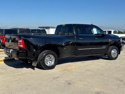 2020 RAM 3500 Limited Crew Cab 4x4 8' Box