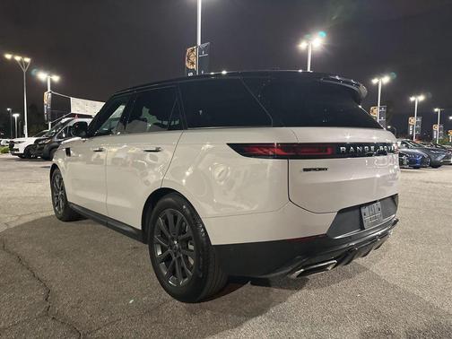 Icy White Gloss 2025 Land Rover Range Rover Sport SE