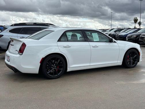 2023 Chrysler 300 C