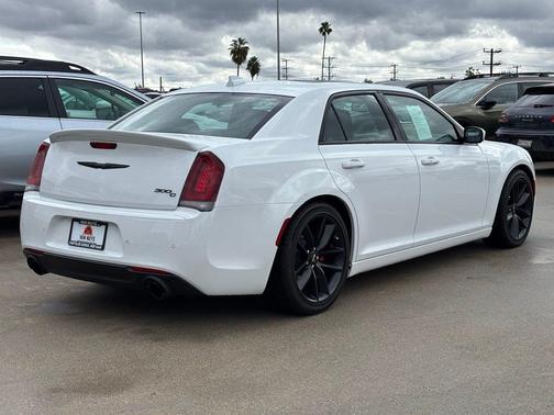 2023 Chrysler 300 C