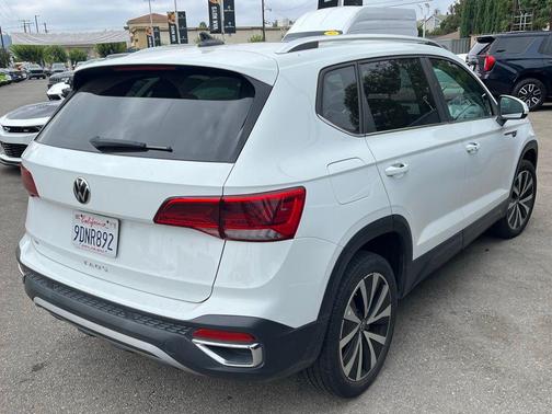 2023 Volkswagen Taos 1.5T SE
