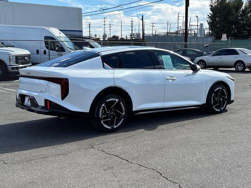 2025 Kia K4 GT-Line