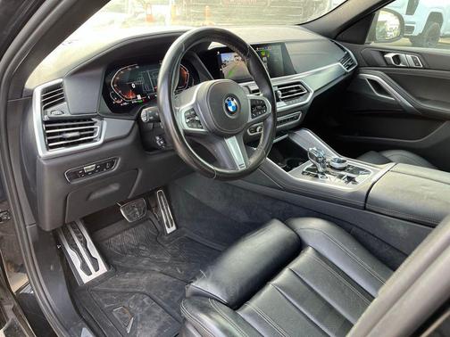 2022 BMW X6 xDrive40i