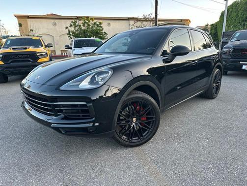 Black 2019 Porsche Cayenne Cayenne
