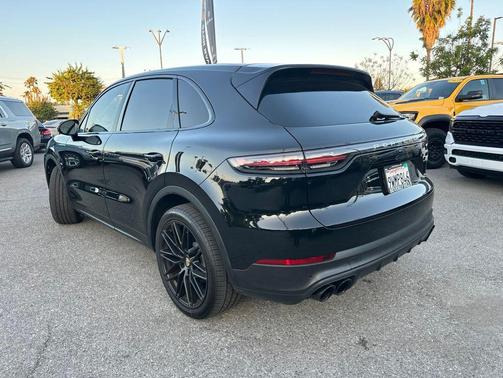 Black 2019 Porsche Cayenne Cayenne
