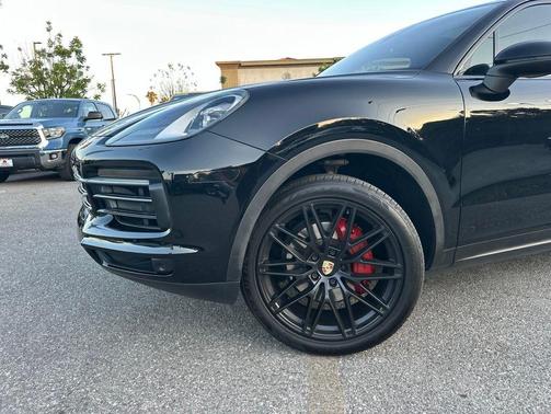 Black 2019 Porsche Cayenne Cayenne