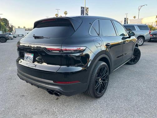 Black 2019 Porsche Cayenne Cayenne