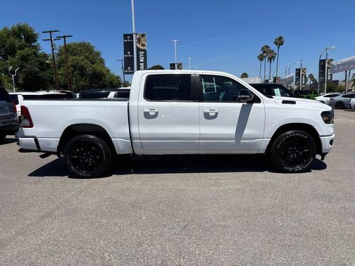 Bright White Clearcoat 2022 RAM 1500 Big Horn/Lone Star
