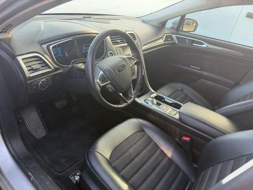 2017 Ford Fusion Hybrid SE