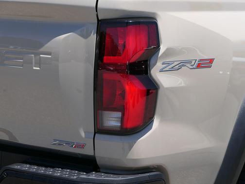 Sand Dune Metallic 2024 Chevrolet Colorado ZR2