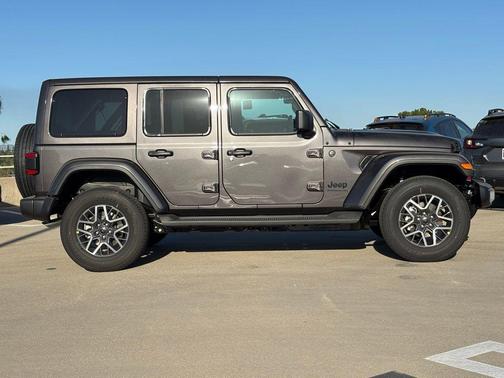 2026 Jeep Wrangler 4-Door Sahara 4x4